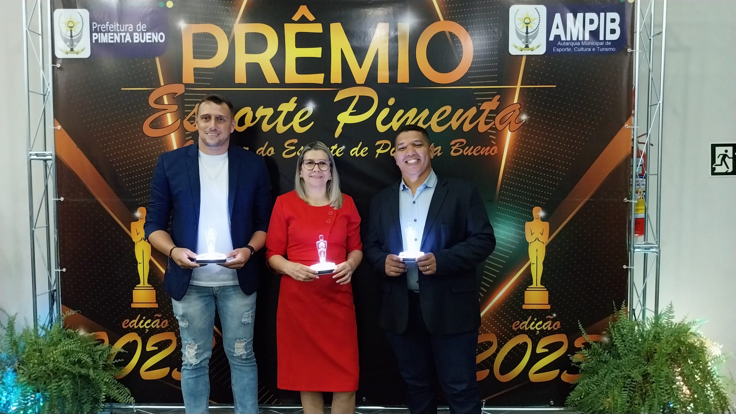 Águas de Pimenta Bueno recebe premiação por incentivo ao esporte pelo projeto ‘Futebol de Rua’