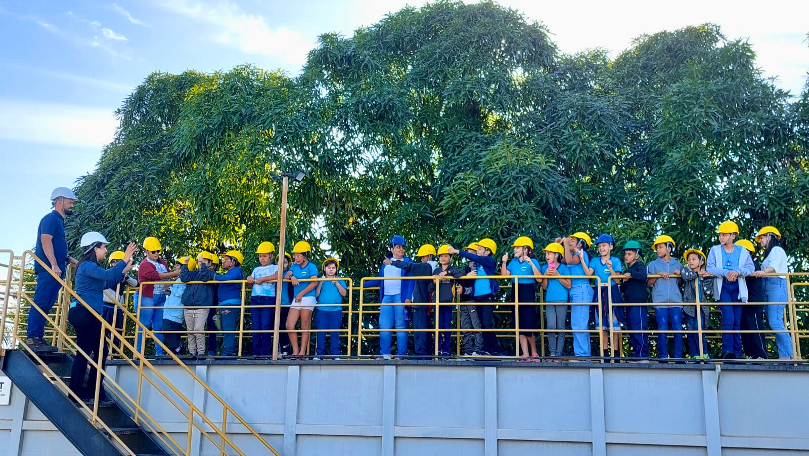 Educação e conscientização: alunos da Escola Sandoval Meira visitam Estação de Tratamento de Água em Pimenta Bueno