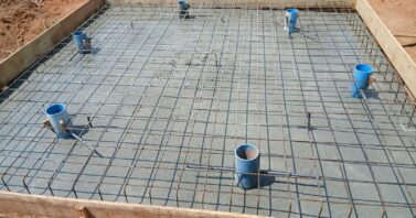 Águas de Rolim de Moura avança em obras de saneamento com construção da base de novo reservatório no Jequitibá