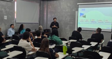 Águas de Ariquemes leva conhecimentos sobre saneamento básico para estudantes de medicina em Ariquemes